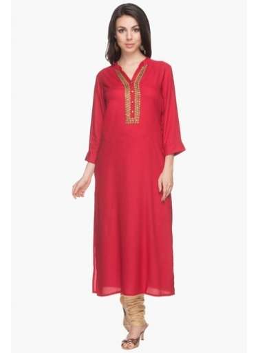Anushka Sharma Celebrity Style In The Breakup Song Ae Dil Hai Mushkil 2016 From The Breakup Song Charmboard Rangriti online store offers contemporary designs in traditional kurtas and tops to cater to the needs of modern indian women. ring