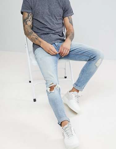 Zachte voeten Kijker Beurs Twan Kuyper in Blue Jeans Outfit - Celebrity Clothing | Charmboard