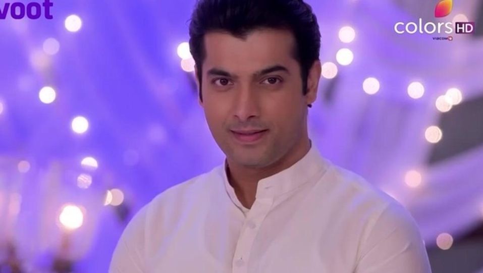 Sharad Malhotra Celebrity Style In Kasam Tere Pyaar Ki Episode 473 2018 From Episode 473 Charmboard Radha sister of ambika falls in love with kamal much to dislike of ambika. watch