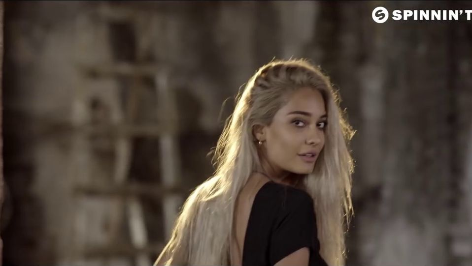 Lisa Haydon - Celebrity Style in Tempted To Touch 1 on 1, 2018 from Tempted  To Touch. | Charmboard