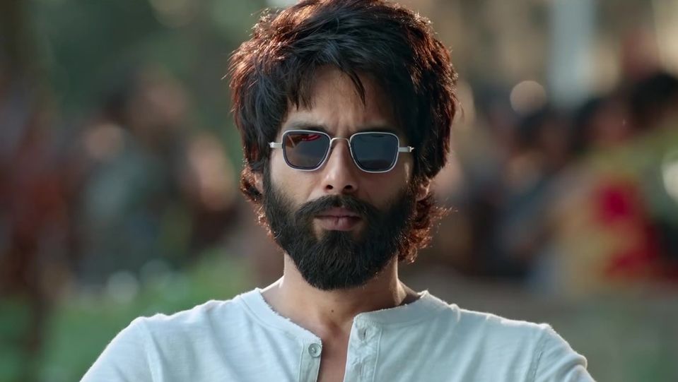 Celebrity Hairstyle of Shahid Kapoor from Yeh Aaina, Kabir Singh, 2019 |  Charmboard