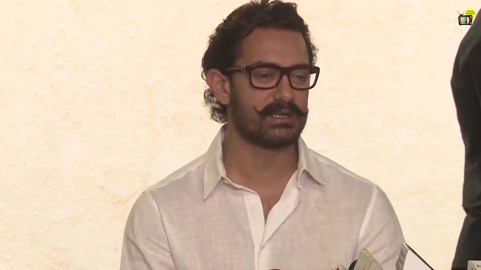 Celebrity Hairstyle of Aamir Khan from Celeb Spotting, Home Bollywud, 2020  | Charmboard